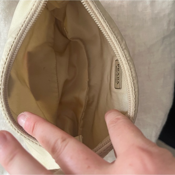 Nude Prada Re-Edition Y2K Shoulder Purse - Picture 8 of 15